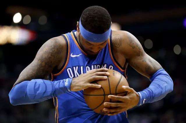 NBA为了应对更多的情况，允许每队带17人参加复赛