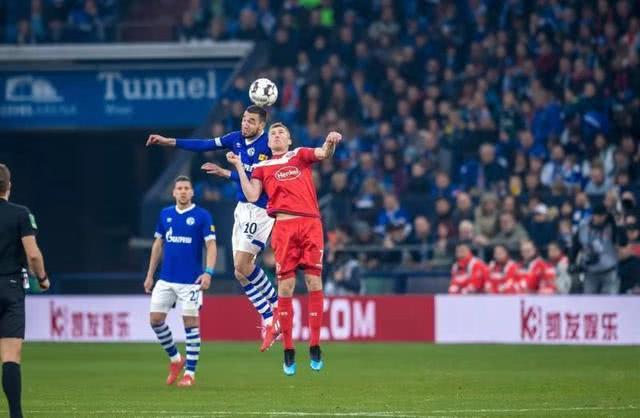 从800英镑到1.15亿英镑，杰登-桑乔到底经历了什么