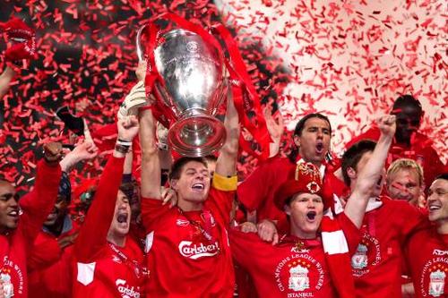 场内场外还有众多的悬念，其中最有趣的就是没有球童，谁去捡球