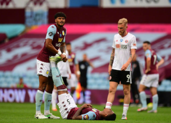 英超复赛,各种意外状况不断,9000场未见的失误都出现了