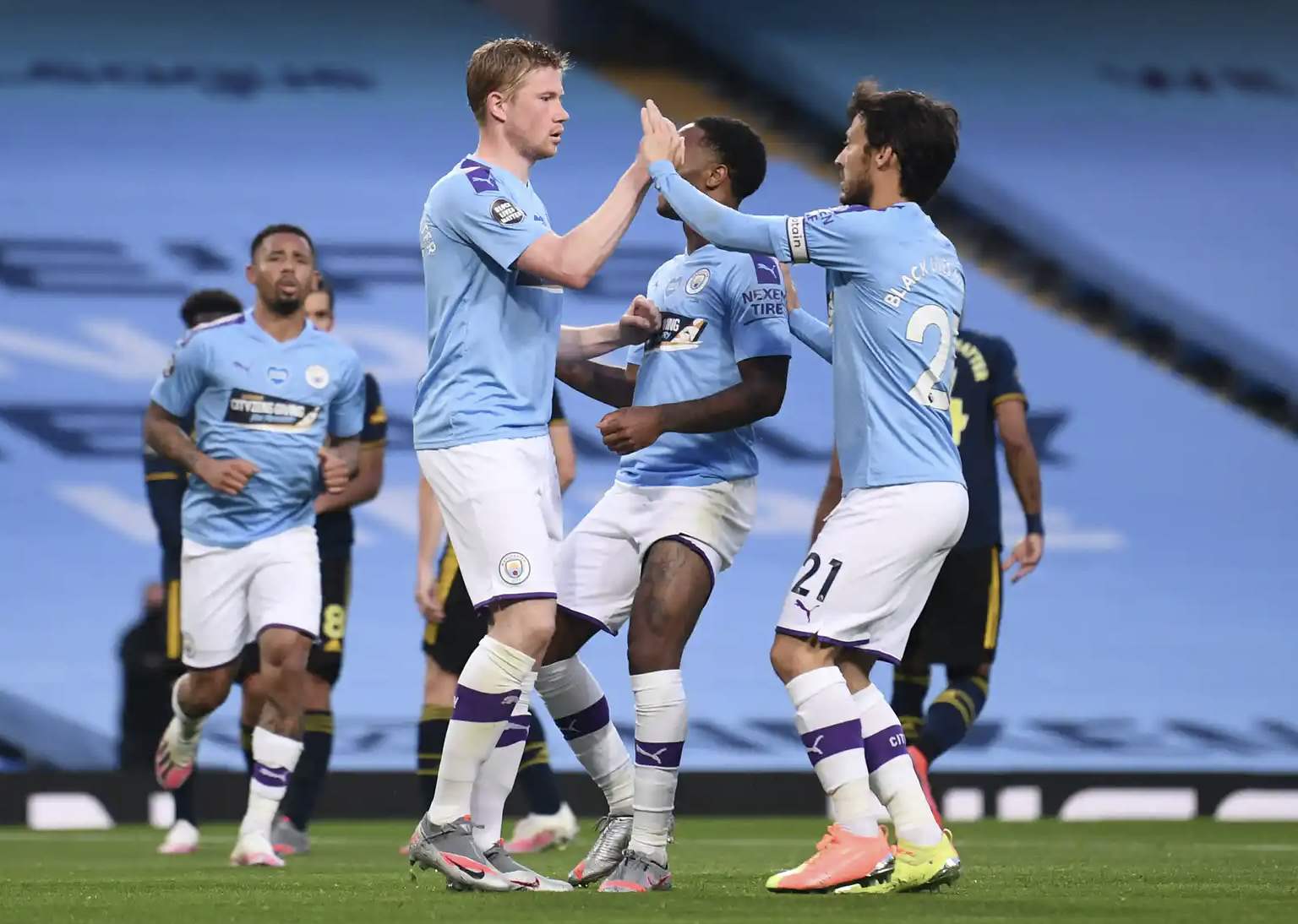 曼城与切尔西龙争虎斗，看看谁能够笑到最后