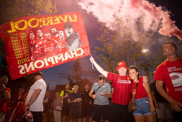 获得冠军就是对于球迷最大的鼓励,利物浦夺冠后,球迷盛大庆祝