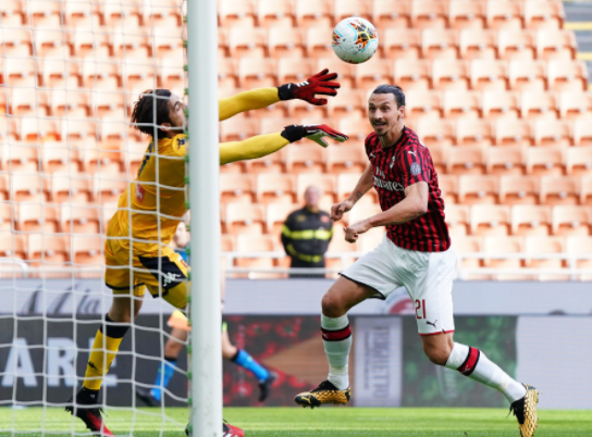 意甲-米兰状态低迷,伊布全力进攻也不能赢得比赛