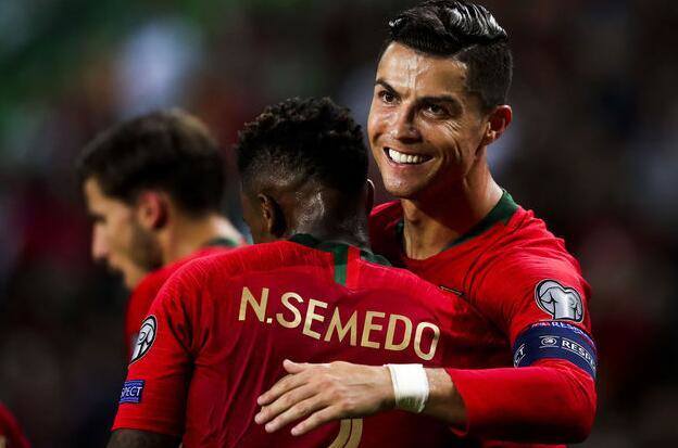 出现了两名幸运球星，与现在最伟大的两名球星都并肩作战过