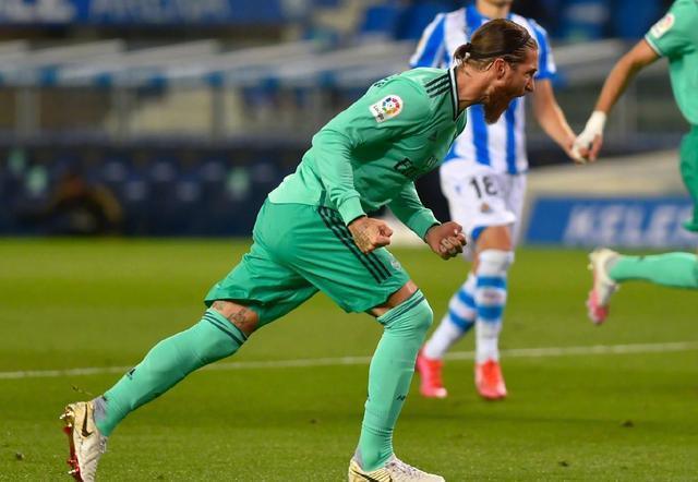 一场比赛踢出了9张黄牌33次犯规，赫塔菲就是这么的刚