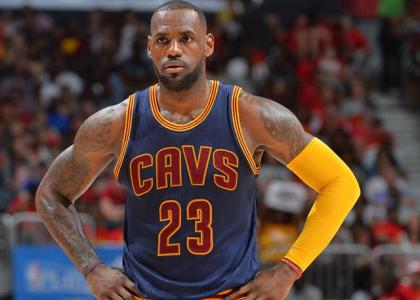 这些幕后英雄成就了詹姆斯，詹皇今日晒照长文送祝福