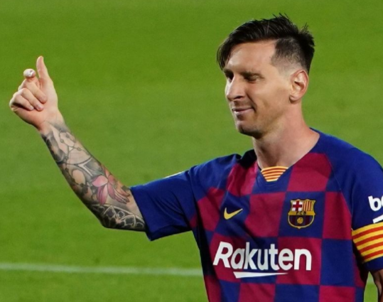 梅西苦不堪言,全程尽力也不能改变无缘冠军的事实