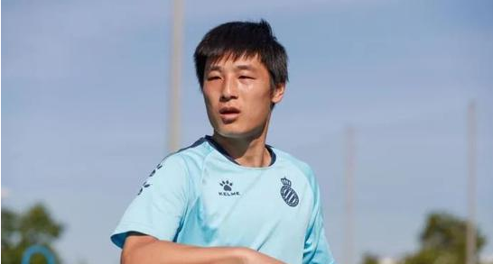 武磊英雄气短,粉丝建议离开西班牙人,西乙没有出路