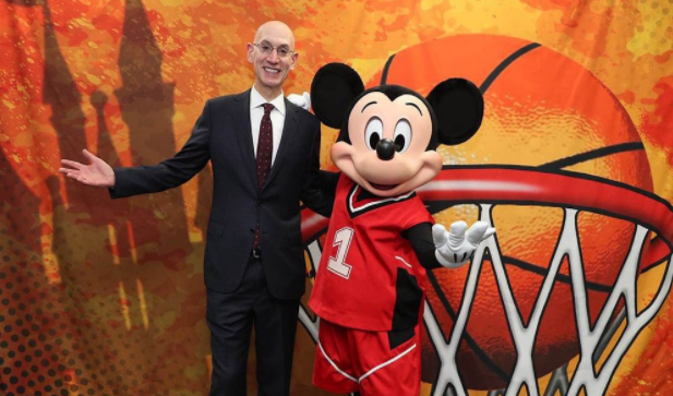 美国经济专家预测，复赛能够带来20亿的收入，难怪如此坚定的复赛