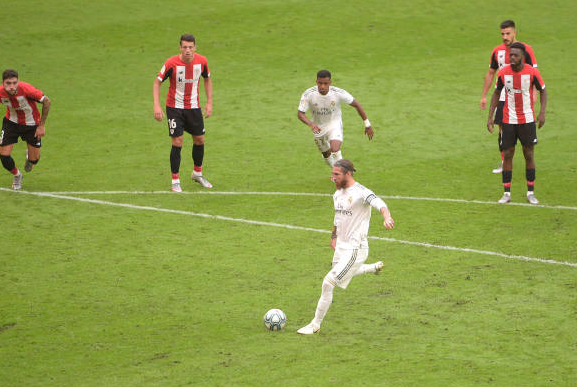 皇马假后卫真前锋,铁血队长12球突破自己生涯记录