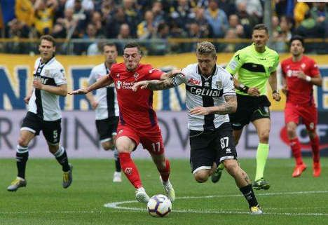 帕尔马主场三连败,佛罗伦萨2-1带走