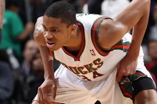 字母哥现在成为MVP级别的选手，为何当初的他成为了15顺位