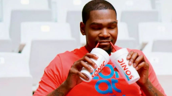 杜兰特喝黑寡妇洗澡水什么梗，这到底是怎么回事呢？