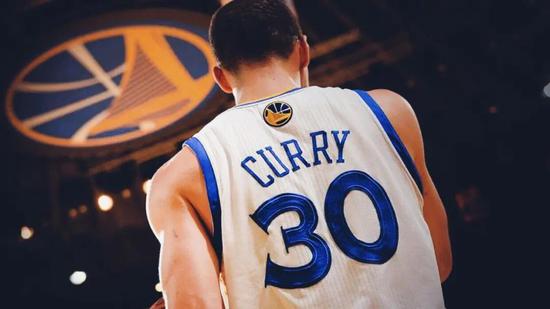 库里退役时身价有多少？或许没有人可以跟詹姆斯比身家