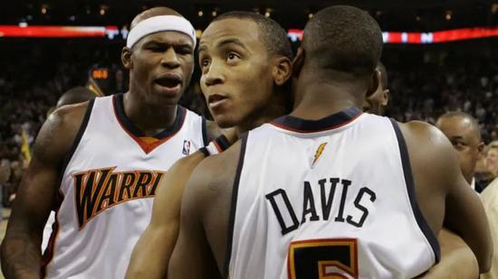 当初交易球队老大遭狂嘘，谁能想到是神来之笔