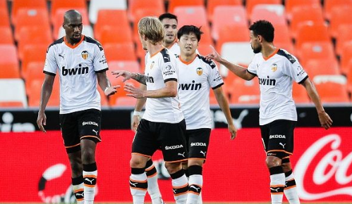 韩国天才绝杀点燃全场,反观武磊却黯然失色