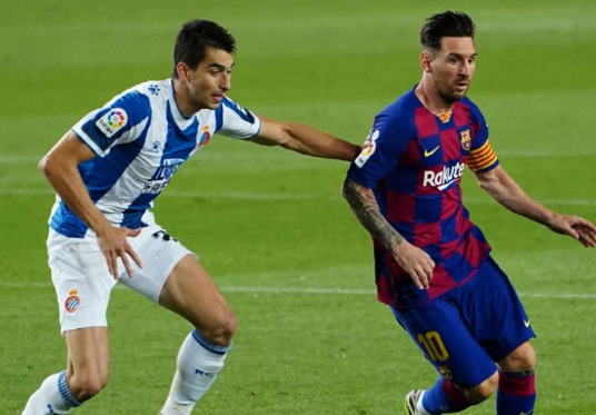 武磊最后一刻也没放弃,队友早就已经心灰意冷放弃西甲