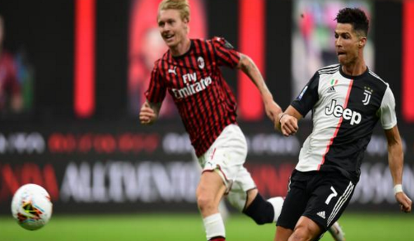 尤文输球,C罗得意,莱万已失去优势,21球让C罗无人可比