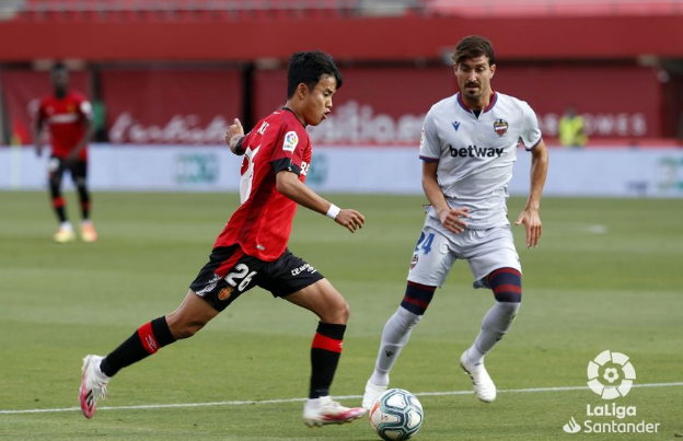 又一亚洲天才崭露头角,比武磊年轻将近十岁就已经赶超武磊