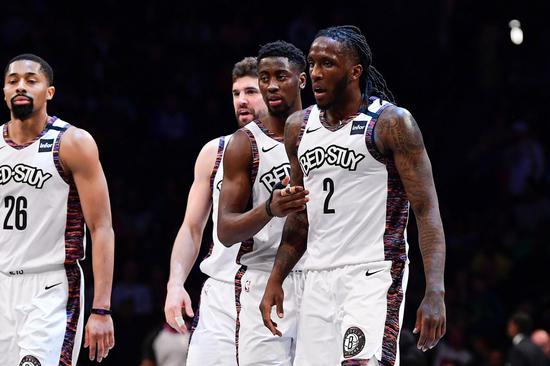 NBA的球星终于戴口罩了，但是随便一块布就是口罩是认真的吗