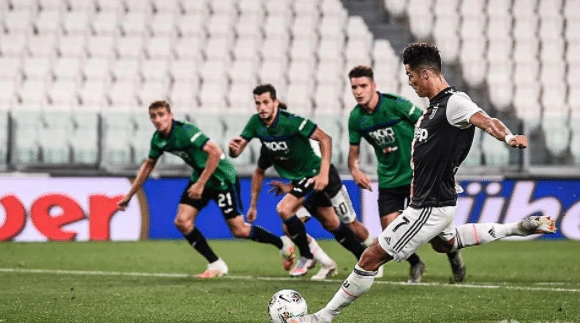 C罗百连续12粒点球，位居五大联赛榜首，当之无愧的金靴子