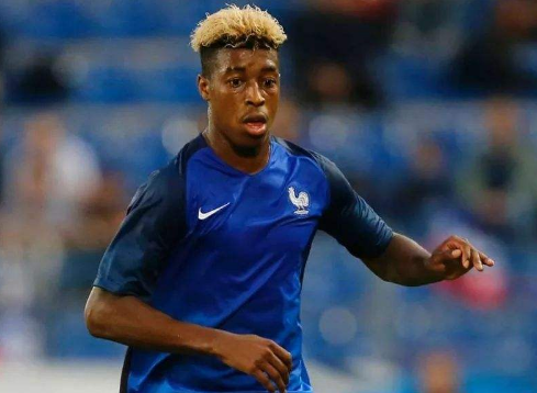 曼联阿森纳挖人未遂，巴黎铁血内线再次续约至2024