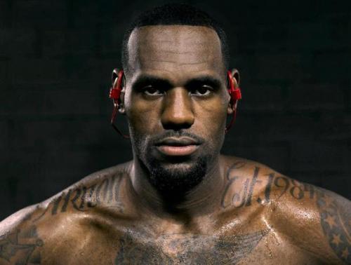 NBA四大未解之谜其一，詹姆斯友妈门，到底是真是假