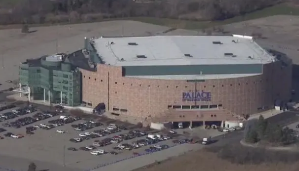 奥本山宫殿球场被拆，NBA最大的一次群殴事件却不会被忘记