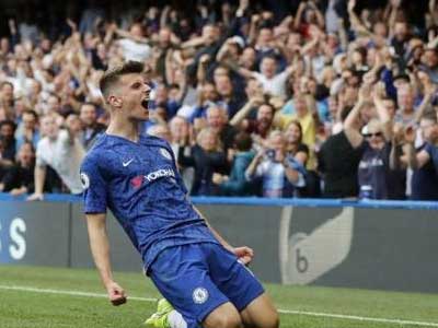 统计英超球队平均年龄,曼联成为平均年龄最低的球队,最高的球队竟然是他