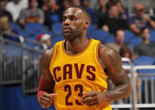 巅峰不再？35岁詹皇更加的强壮，他的夺冠之心坚不可摧，无与伦比