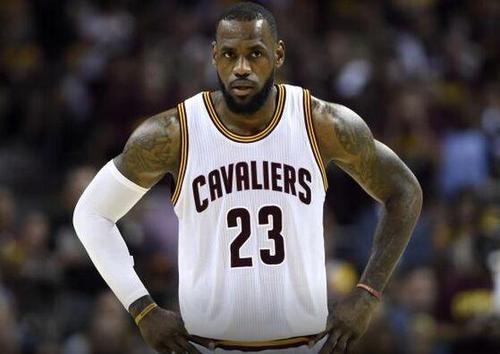 当所有不利因素站在你的对面的时候，你必须要自己站出来，这是詹姆斯的证明的机会