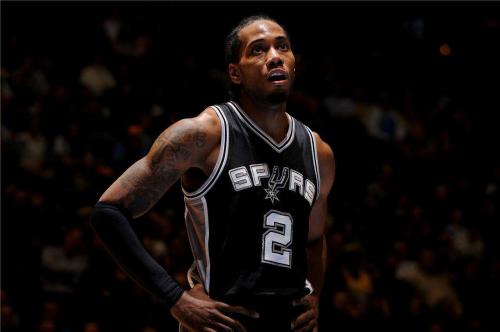 莱纳德在接受采访的时候，开怀大笑，这个疫情帮我稳定了伤痛，现在是我最强的一刻