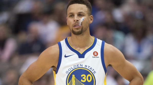 nba球星口中吃的是什么，透明色的是口香糖还是别的呢