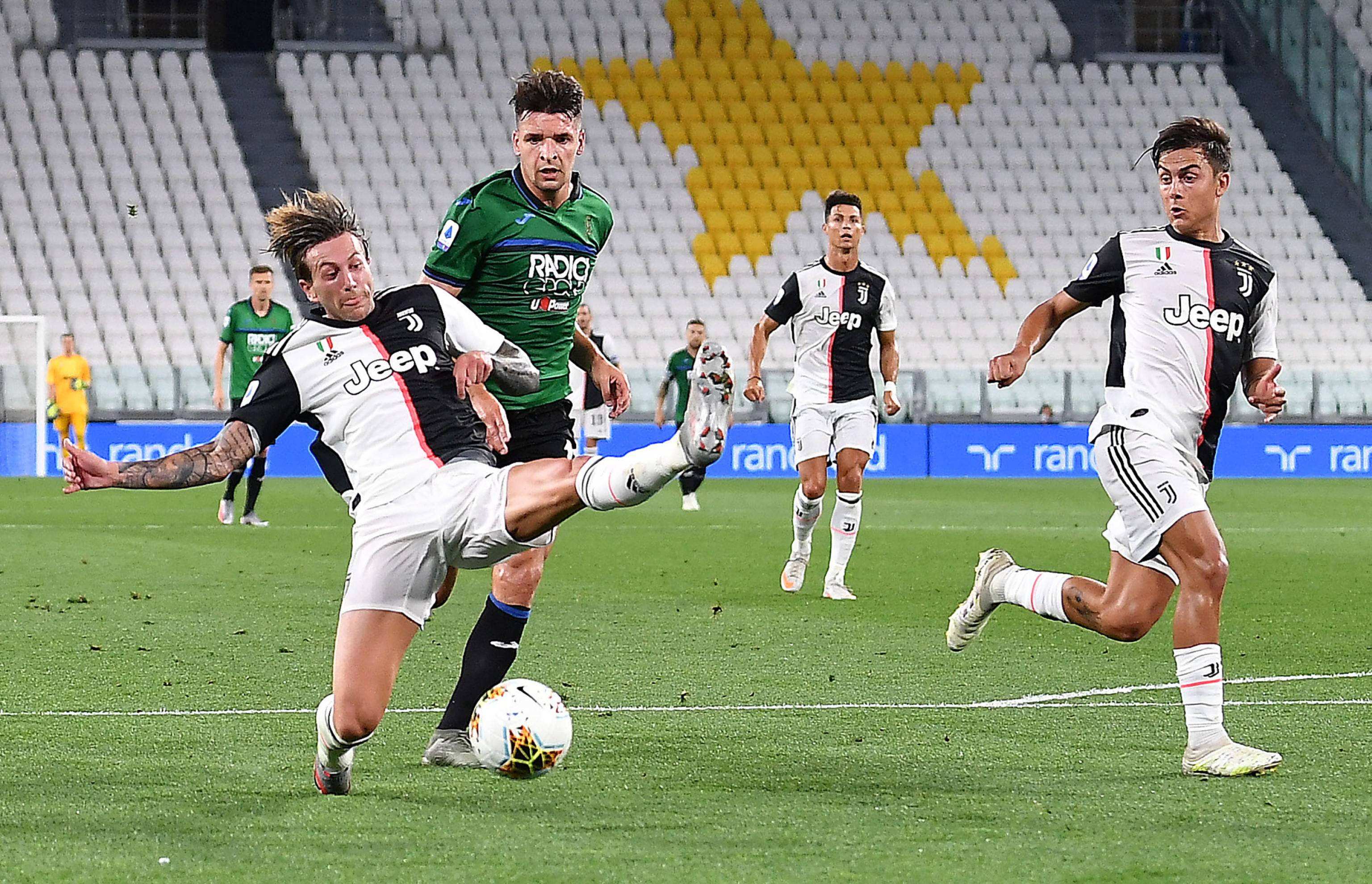 尤文图斯接近九连冠,萨里下赛季留任是否无悬念?