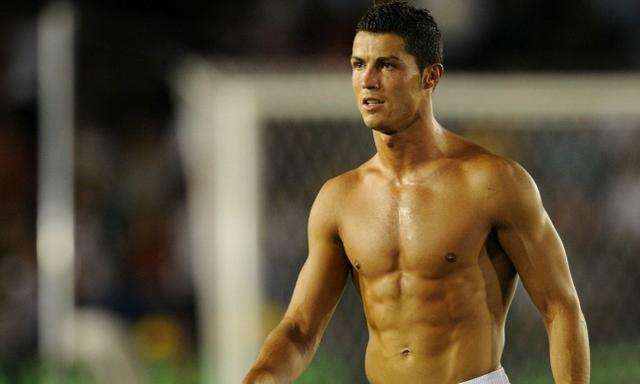 篮球运动员身材好还是足球运动员身材好