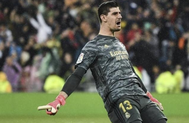 皇马防守势不可挡，曼城小心被逆转！