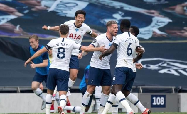 穆帅带领着球队再次的获得了胜利，但是现在热刺获得欧冠的名额只剩下理论的可能了