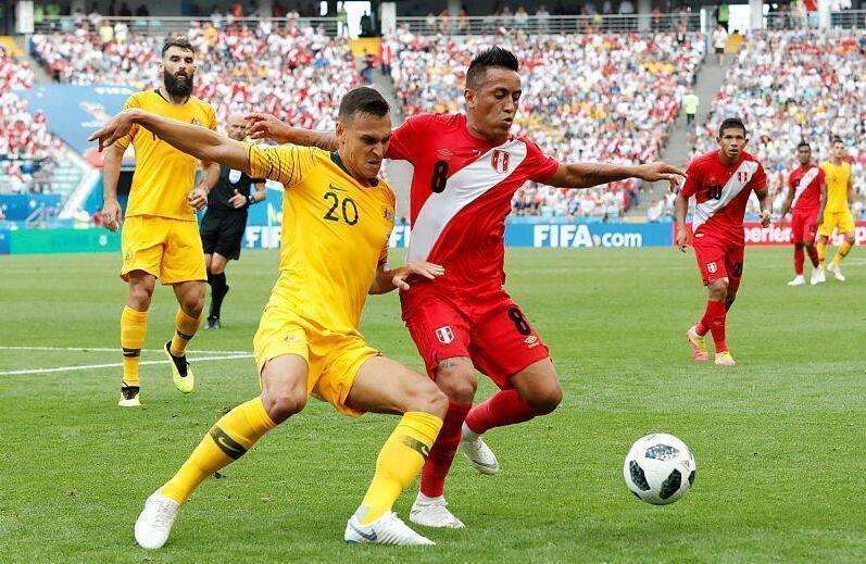 英冠球队要怎样才能上升到英超，英冠球队每年有几个名额可以进入到英超比赛中