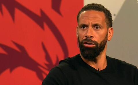 水晶宫主教练直接开撕,VAR坏了吗?曼联犯规为何不判点球