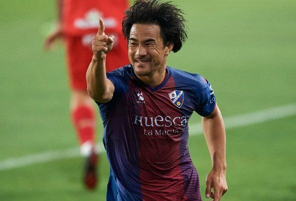 日本老将破门有绝招，12球将球队送到西甲