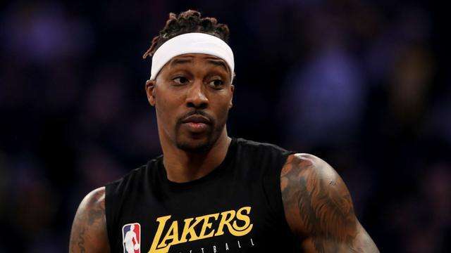 NBA惊现真正的铁头娃，霍华德到了现在为止仍坚信不用戴口罩