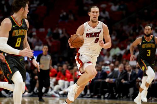 目前为止掘金热火的阵容最完整，或许进入季后赛之后就可以搅局了