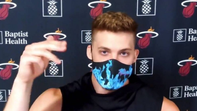 没有异性的陪伴，最先忍不住的竟然是他，看到了他的妻子瞬间的明白了一切