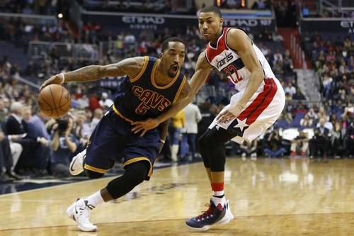 骑士高管公开的质疑着湖人的新援，JR-史密斯跟迪昂-维特斯还要看到真正的发挥