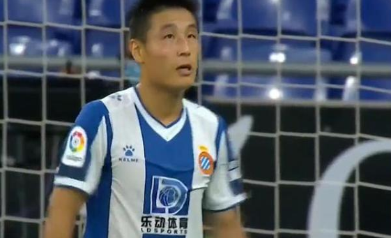 不应该!武磊浪费三次进球大好机会