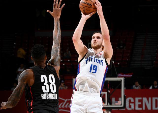 米哈伊柳克获队友齐赞，伍德一直盼成为最佳内线之一