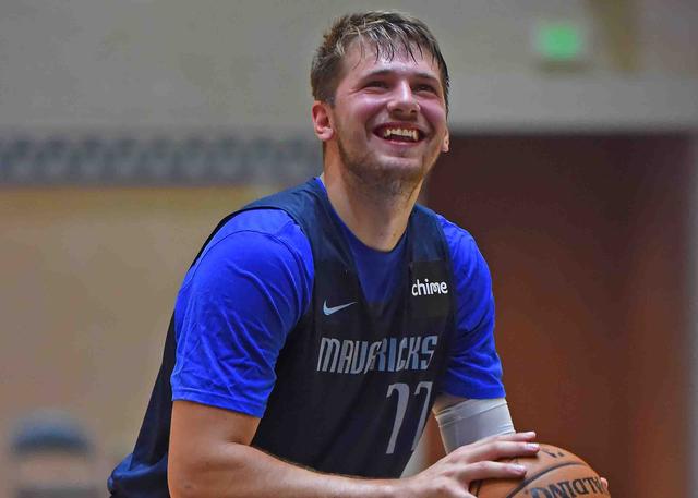 独行侠的东契奇与走向生涯巅峰的司机很类似，或许还会更好