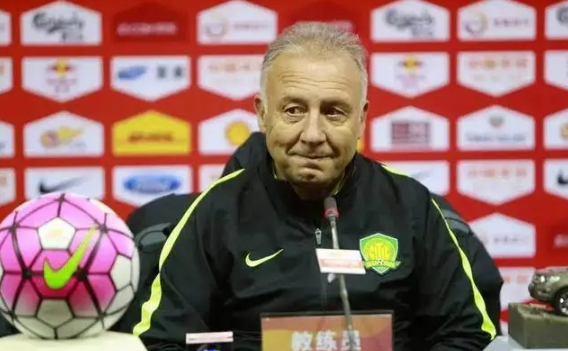 罗尼：中国不适合发展足球