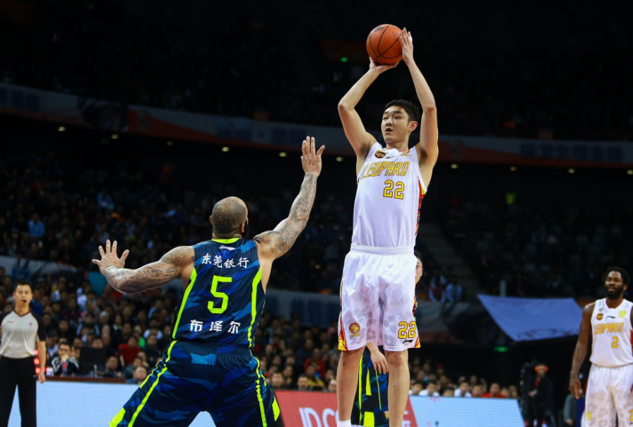 代怀博：超远三分最近玩的手感很好，季后赛遇到谁都给他打趴下