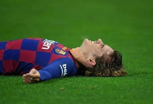 梅西续约迟迟没有动静，巴萨恐要重新建队，最惨跌入西乙